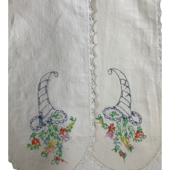 Vintage Armchair Doilies Hand Embroidered Linens Armrest Covers - Picture 3 of 4